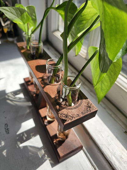 The Hourglass - A Shaker Inspired Propagation Station